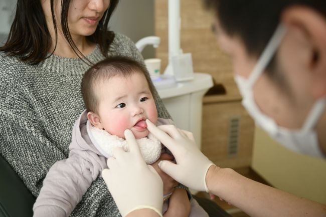 お子さまが歯医者さんに慣れる練習